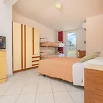 Hotel City מלון 3*